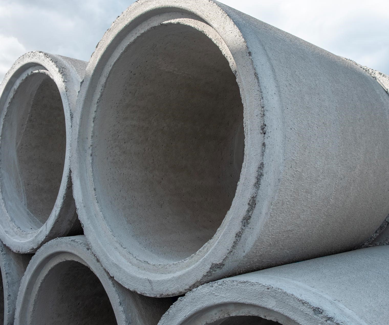 Brücke über eine Straße