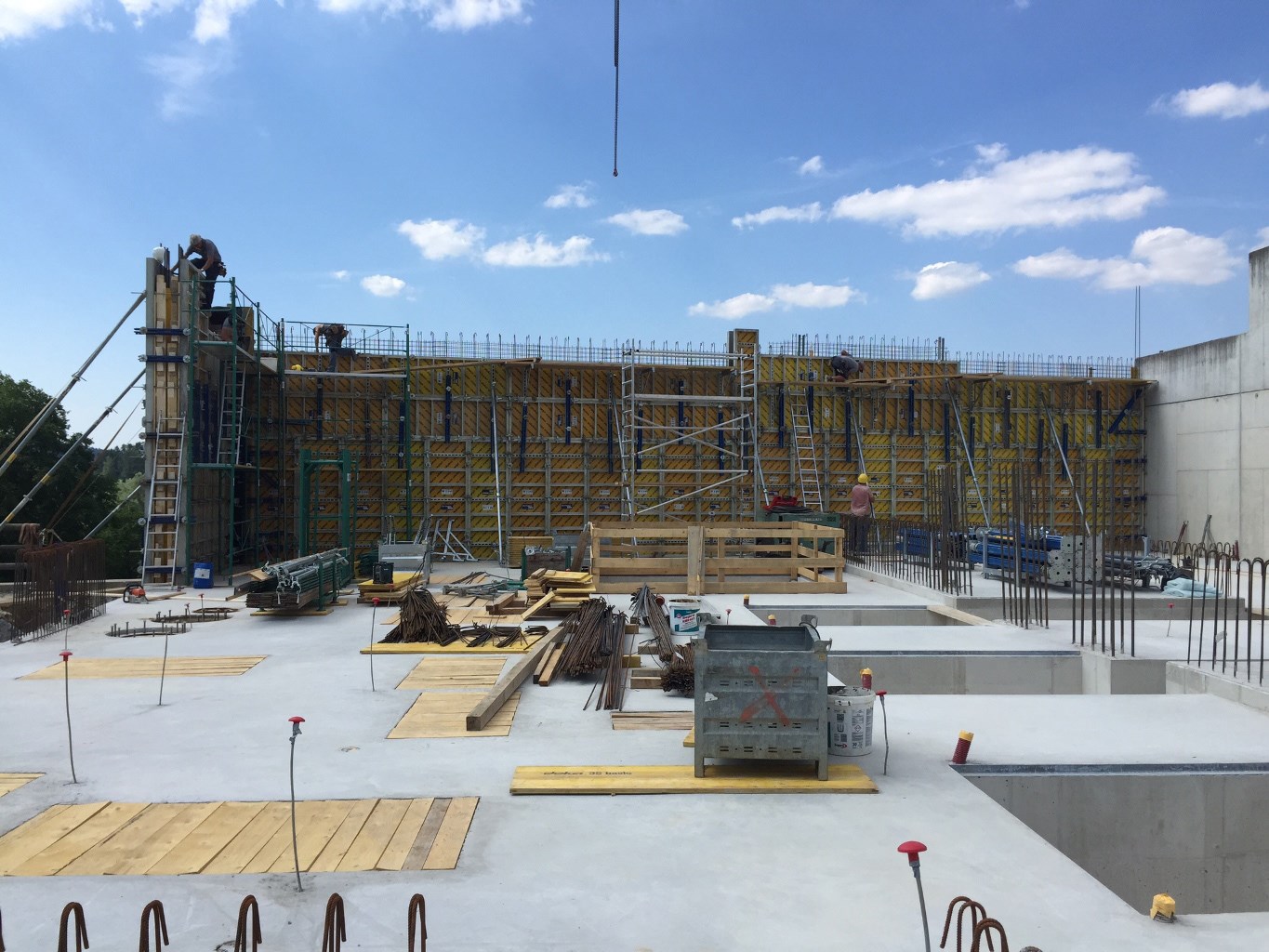 Beton-Rohbau eines Heizwerkes